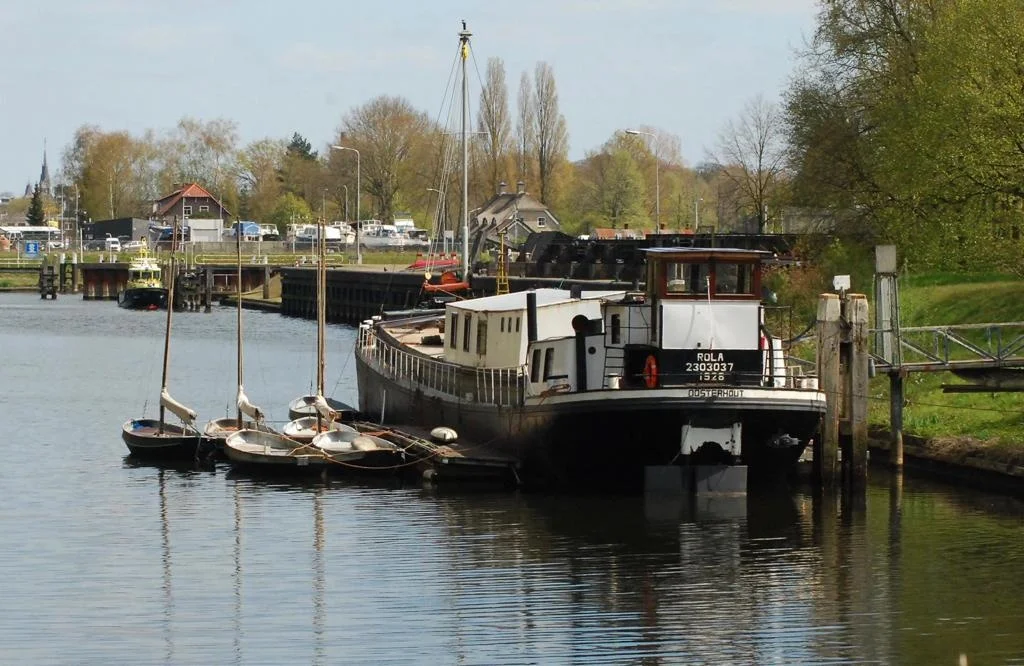Boten in de haven van Oosterhout